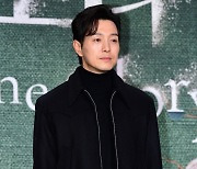 [TEN 포토] 정성일 '시크하게'