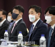 [포토] 김주현 금융위원장, 금융규제혁신회의 참석