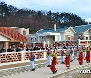 노동신문 "농촌에 펼쳐진 행복 보금자리"…7개 지역에 살림집 건설