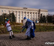 전장에도 산타가 찾아왔어요