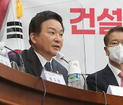 원희룡, 전대 출마설에 "장관직 한눈팔면서 할 수 있는 일 아냐"