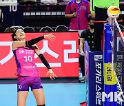 김연경 ‘특유의 노룩 스파이크’ [MK포토]