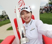 감추고, 꾹 참고, 터뜨렸다… 2022 KLPGA 투어를 적신 눈물