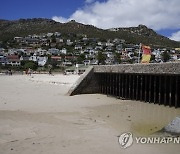 SOUTH AFRICA ENVIRONMENTAL POLLUTION BEACHES