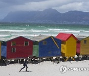 SOUTH AFRICA ENVIRONMENTAL POLLUTION BEACHES