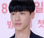 이기광, '피크타임' 심사위원 출연 확정…이승기와 호흡