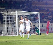 박항서 '라스트댄스' 화려한 출발…베트남, 라오스 6-0 대파(종합)