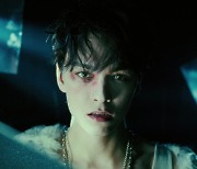 세븐틴 버논, 어디서 맞았나...상처 가득한 'Black Eye' MV 티저