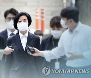 이정근 측 "명품백 포함 수천만원 받아"…일부 혐의 인정