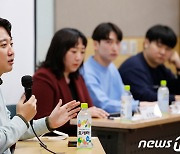 이준석, '김장연대'에 "새우 두 마리 고래 아냐"…'당원 100%' 비판도