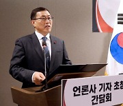 “대통령실이 컨트롤타워” 사이버안보법 속도 내는 국정원