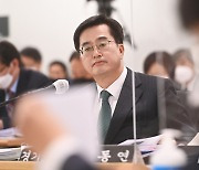 김동연 "최장 지각 새해 예산안, 부끄럽다"