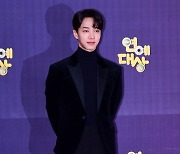 [TEN 포토] 이기광 '그림자 마저 멋짐'