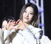 [Ms포토] 프로미스나인 이새롬 '심쿵 하트'