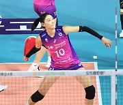 김연경 ‘온 힘을 다해 크리스마스 선물 투척’ [MK포토]