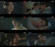 ‘환혼2’ 이재욱, 고윤정에 낙수 느끼고 혼란 “너 때문에 돌았나 봐”[종합]