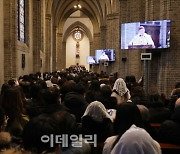 [포토]명동성당, 주님 성탄 대축일 미사