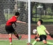 "귓속말 뒤 5-3 역전패" 中 유소년 축구 승부 조작 줄징계