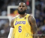 [NBA] 레이커스가 받은 거대한 충격…르브론의 반응 "승리하고 싶은데…"