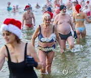 GERMANY CHRISTMAS SWIM