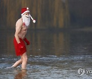 GERMANY CHRISTMAS SWIM