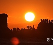 전국 해맞이 명소에 130만명 몰린다…경찰 “최대 인력 투입해 안전 관리”