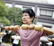 연금만으로 충분한 日노인…100년 튼튼, 연금개혁 비결 셋