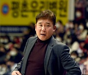 [MD포토] 김승기 감독 '답답하네'