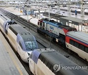 부산행 KTX, 고모역 부근서 고장 정지…승객 417명 불편