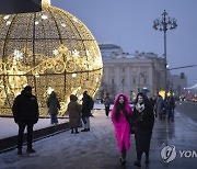 Russia New Year Preparation