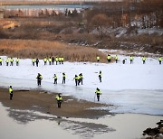 '택시 기사 살인범' 동거녀 시신 육상수색, 중단…왜?