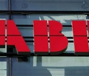 ABB, 히타치 전력망 판매 완료 후 14억 달러 마련