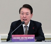 尹 "다누리호 달 궤도 진입 성공, 세계 7대 우주 강국 도약"