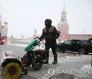 RUSSIA WEATHER SNOWFALL