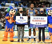 KCC 라건아 KBL 통산 5번째로 1만 득점…가스공사 6연패 부진