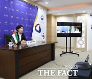 이인실 특허청장 UAE 경제부 차관과 고위급 회담