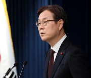 [사설] 철저히 관리하면 될 민간 보조금, 요란 떨 일인가