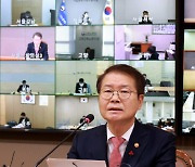 고용장관 "주 52시간제 적용 30인 미만 사업장, 1년 계도 부여"