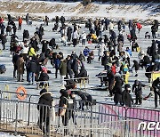 방문객들로 북적이는 평창송어축제