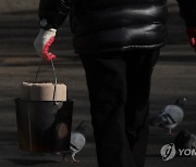 고물가·고금리에 기부까지 줄어…"어떻게 겨울날지"