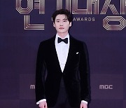 [TD포토] '어게인 대상?' 이종석 '줄 사람도 받을 사람도 없는 MBC 연기대상 대상 후보'