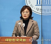 신년특사 공방…與 "정쟁으로 몰지말라" 野 "MB사면, 역사 오점"