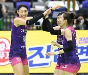 2년 전엔 준우승…'황제' 김연경, 새해에는 챔프전 트로피에 입 맞출까