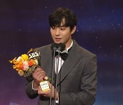 안효섭, 최우수 연기상 "하루하루 발전하는 배우 되겠다" [SBS 연기대상]