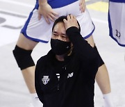 최태웅 감독 자리 비워도... 현대캐피탈, KB손보 상대 3-0 완파