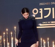 [포토] 차예련, '시선 둘 곳 없는 각선미'(2022 KBS 연기대상)