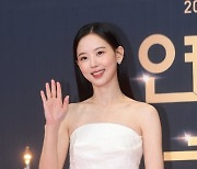 [포토] 강한나, '두부처럼 하얀 피부~'(2022 KBS 연기대상)