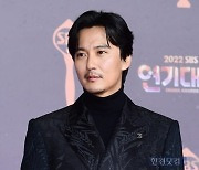 [포토] 김남길, '감탄만 나오는 멋짐' (2022 SBS 연기대상)