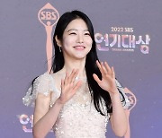 [포토] 신예은, '웃을 때 가장 귀여워~' (2022 SBS 연기대상)