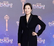 [포토] 김자영, '천원짜리 변호사 속 명품 조연' (2022 SBS 연기대상)